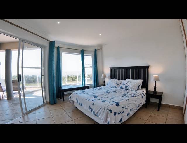 3 BEDROOM APARTMENT FOR SALE IN UVONGO BEACH
